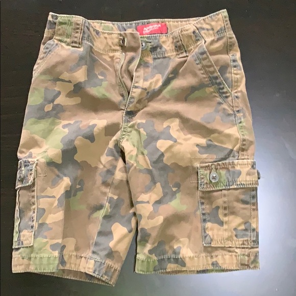 Boys shorts and shirt set - Picture 3 of 3